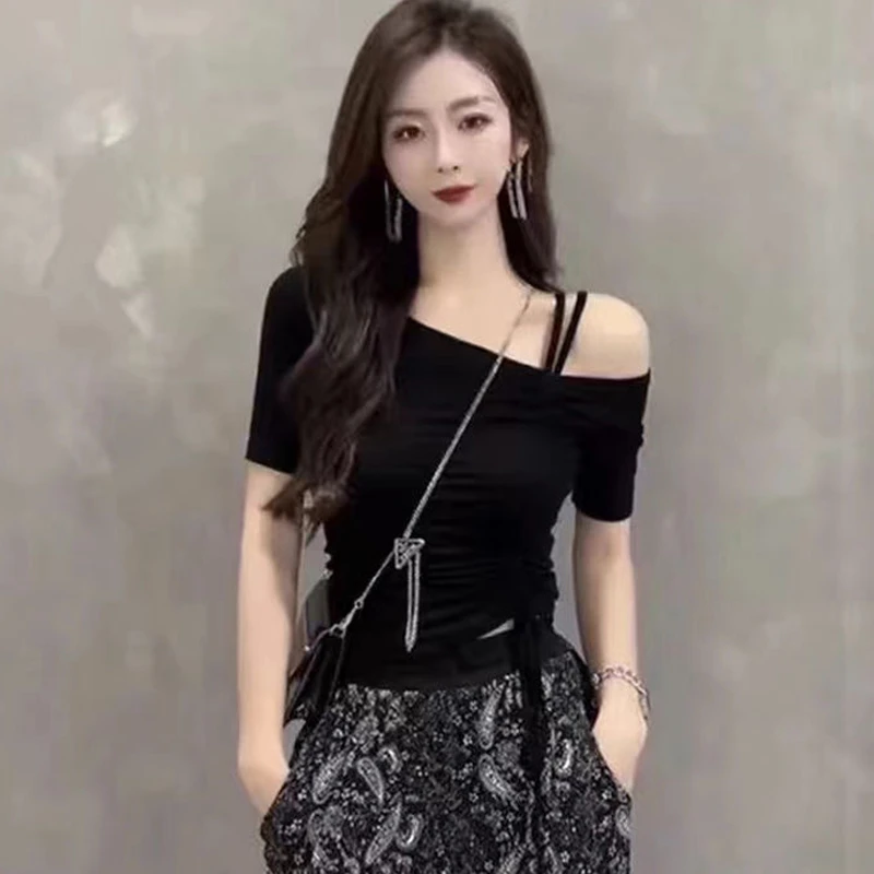 露肩抽绳短袖T恤女夏季2024新款别致辣妹锁骨一字肩上衣纯欲短款