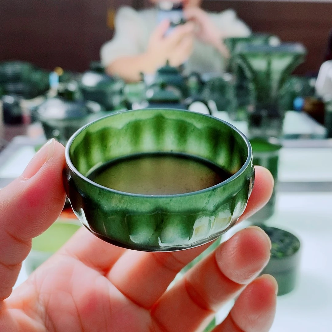 未镶嵌和田玉（青玉）摆件