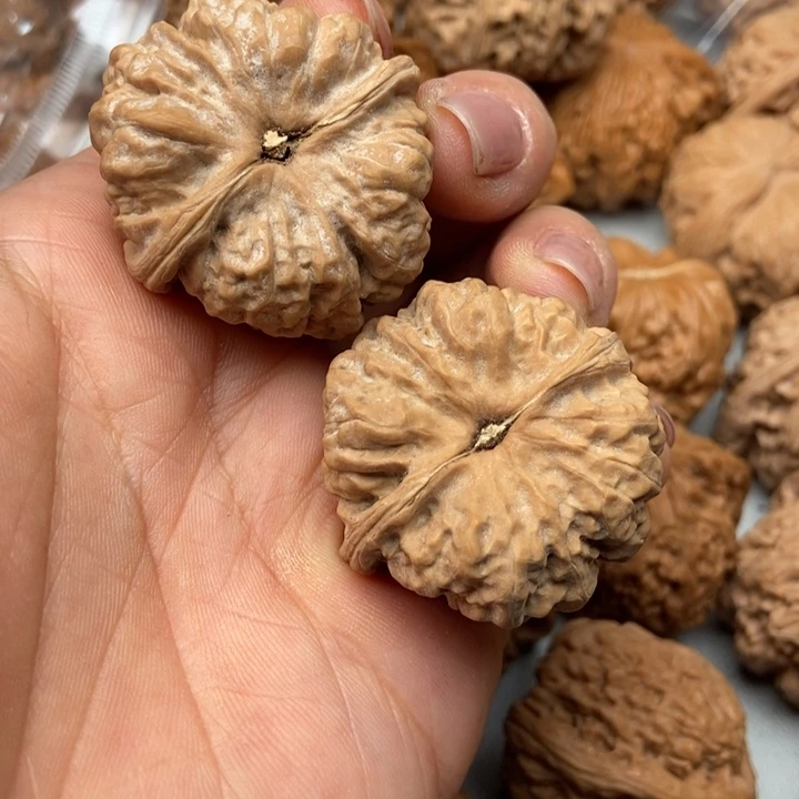 文玩核桃把件阿*蛤蟆