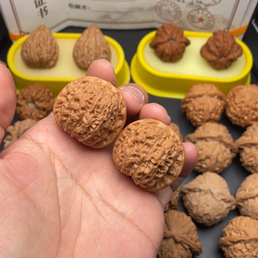 文玩核桃把件H*血麒麟36
