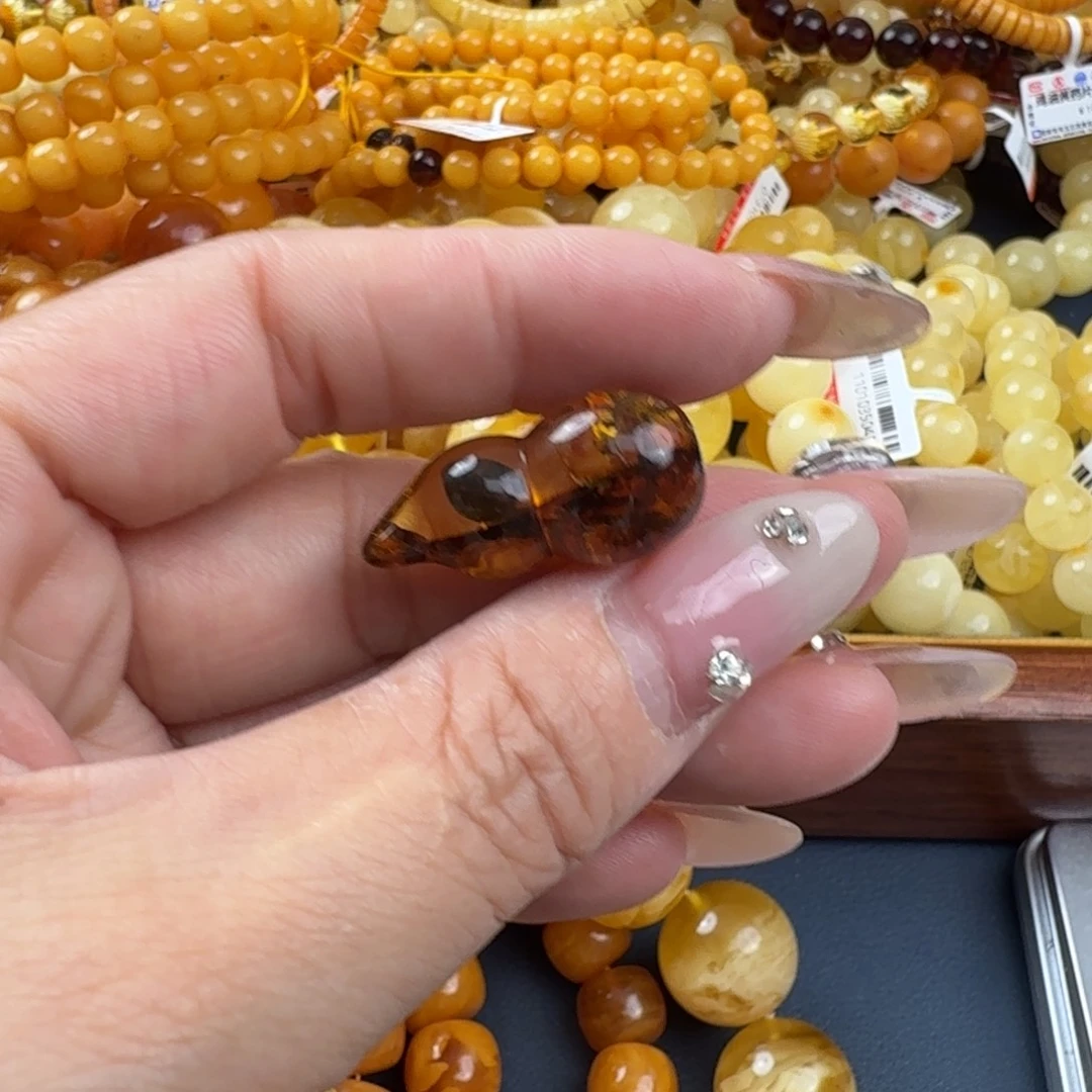 琥珀未镶嵌珠宝奇石