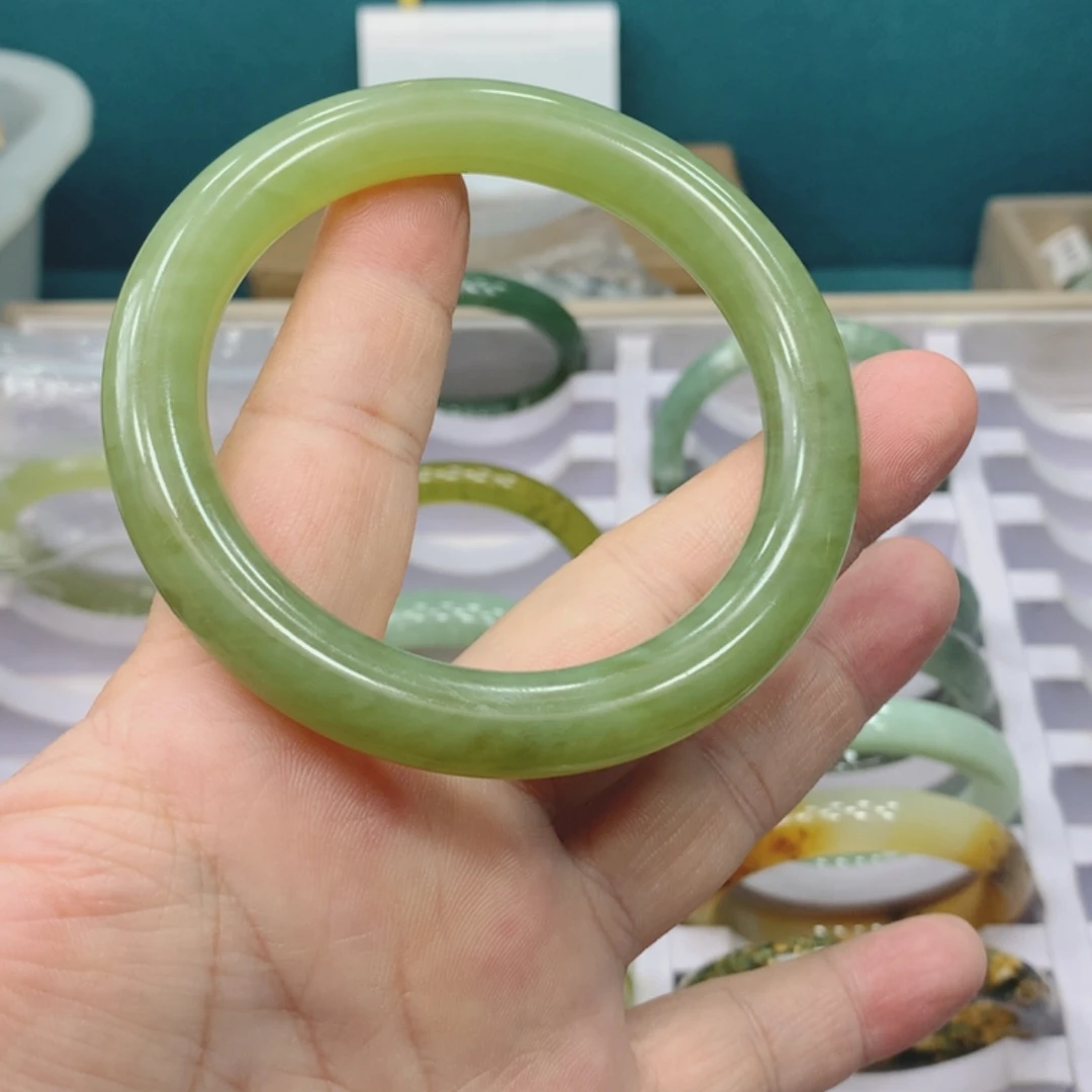 菜***油蛇纹石玉未镶嵌手镯