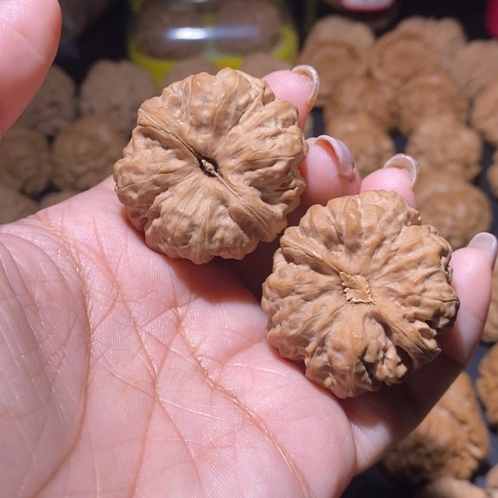 文玩核桃吊坠可***泡蛤蟆头36