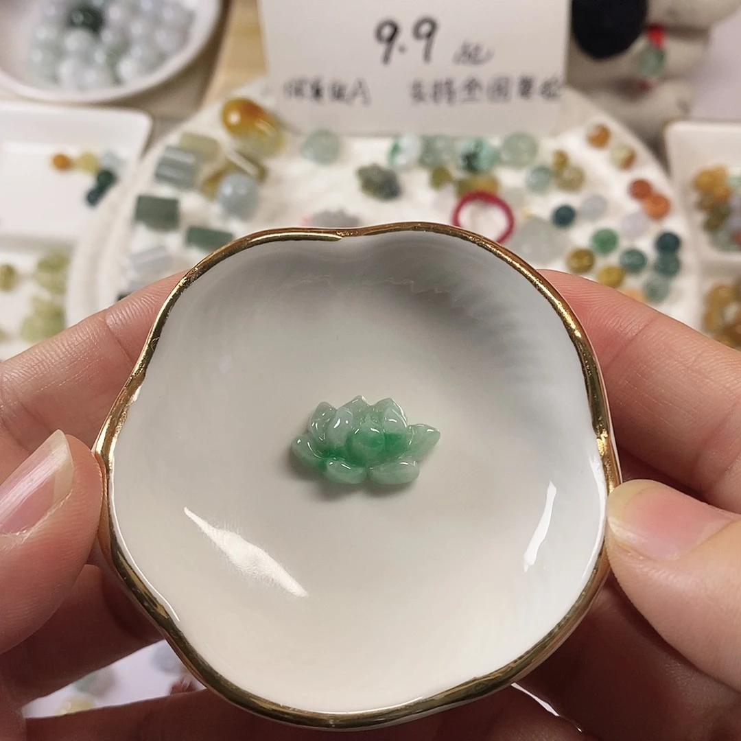 加****翡翠未镶嵌颈饰天然A货