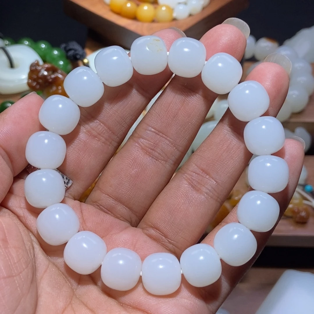 马***华和田玉未镶嵌颈饰