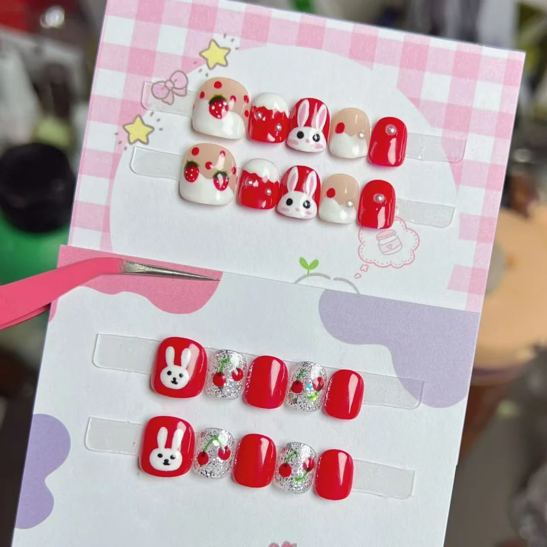 (小朋友)穿戴甲纯手工可爱新款新年卡通红色短款美甲防啃甲