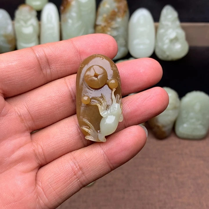 和田玉（糖玉）未镶嵌颈饰