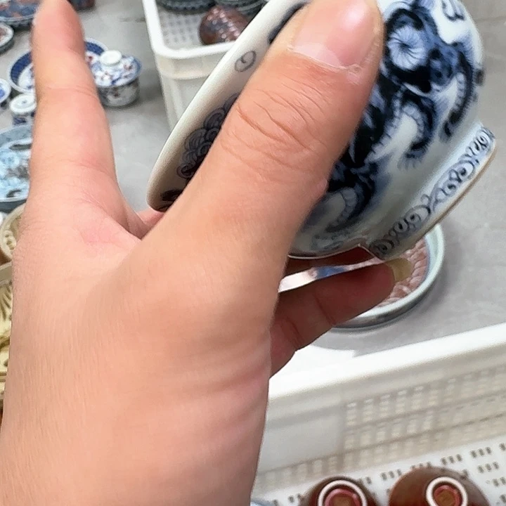 瓷片青花狮子大压手杯