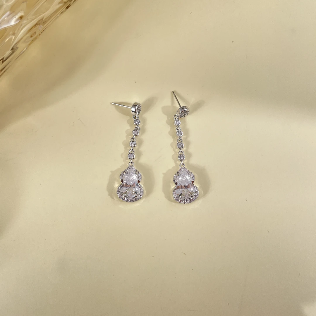 【高端嘉选】冰花葫芦白耳钉——T00