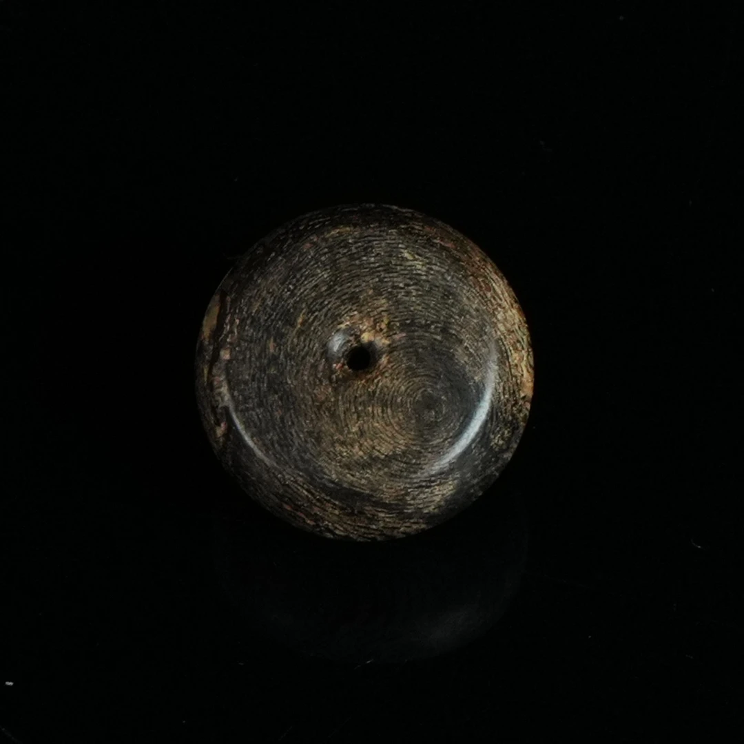 8878 金三角黑棋沉水沉香平安扣 2.25x1.2cm  4.09g