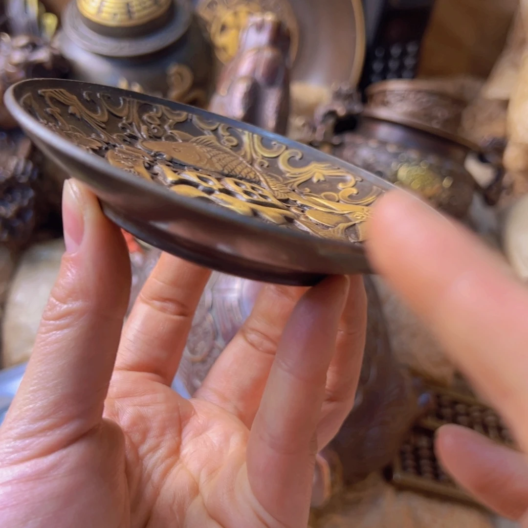 原矿风磨铜双鱼盘