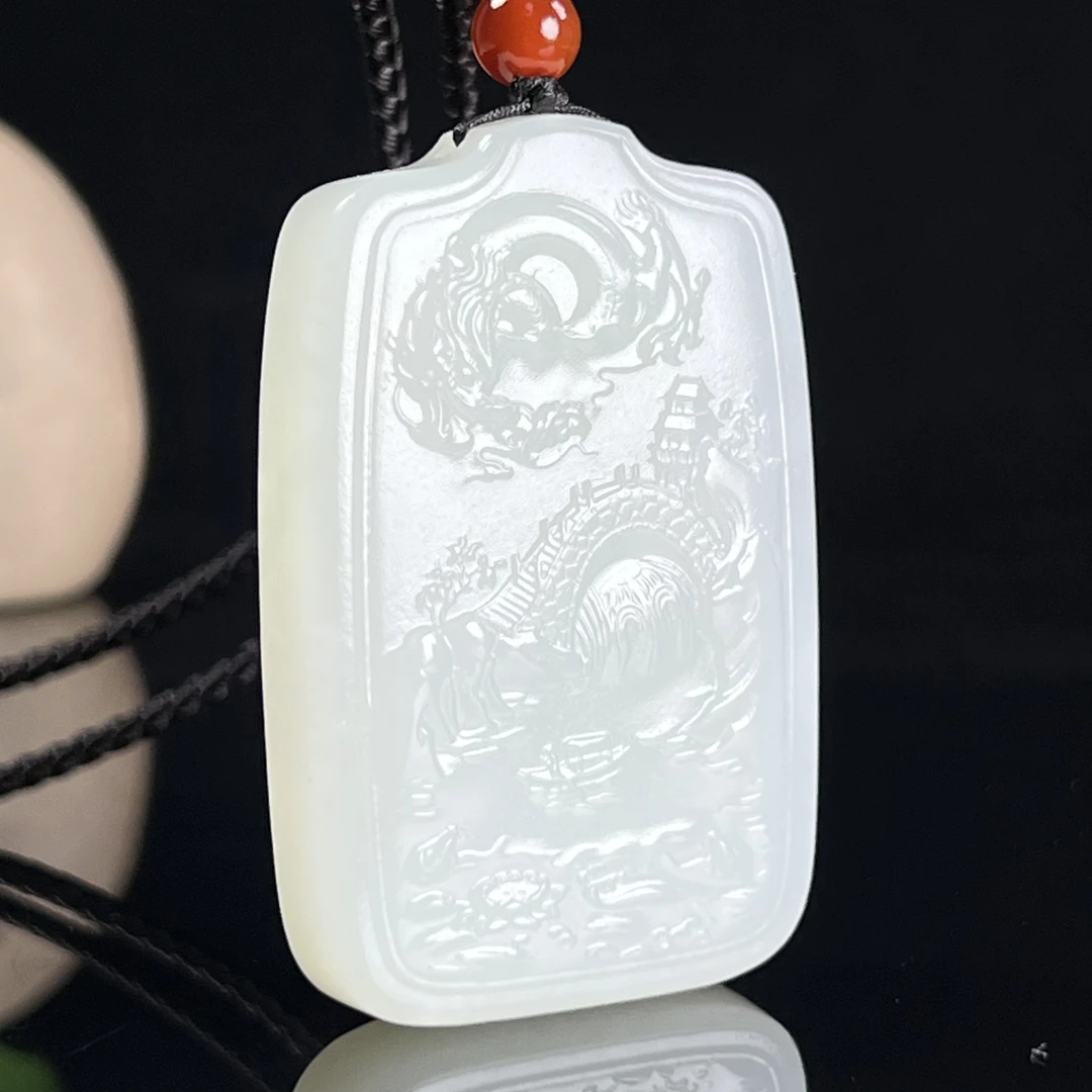 和田玉白玉意境山水玉牌挂件时尚精雕男女通款吊坠（颜色略有偏差）