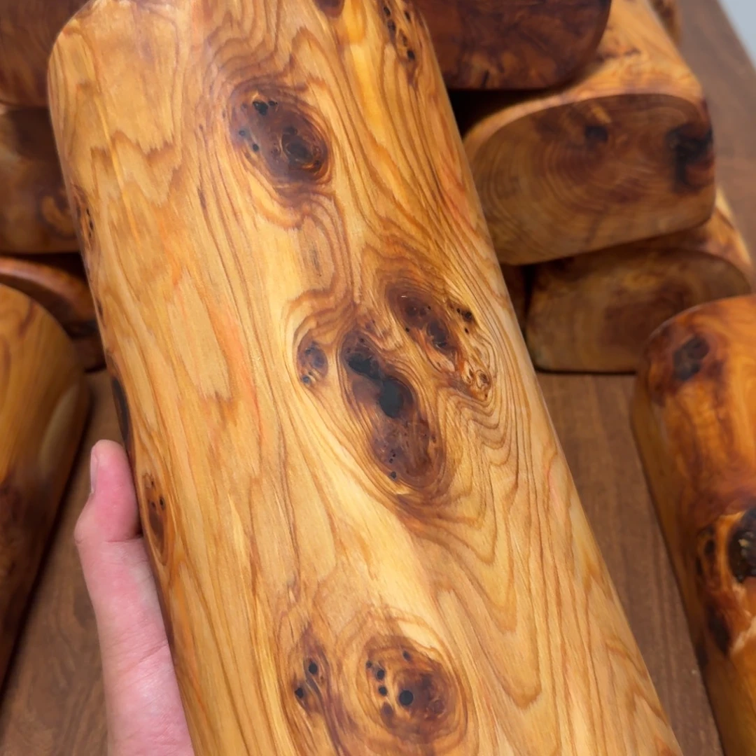 鹅绒竹炭崖柏黑油颈椎枕。典藏级