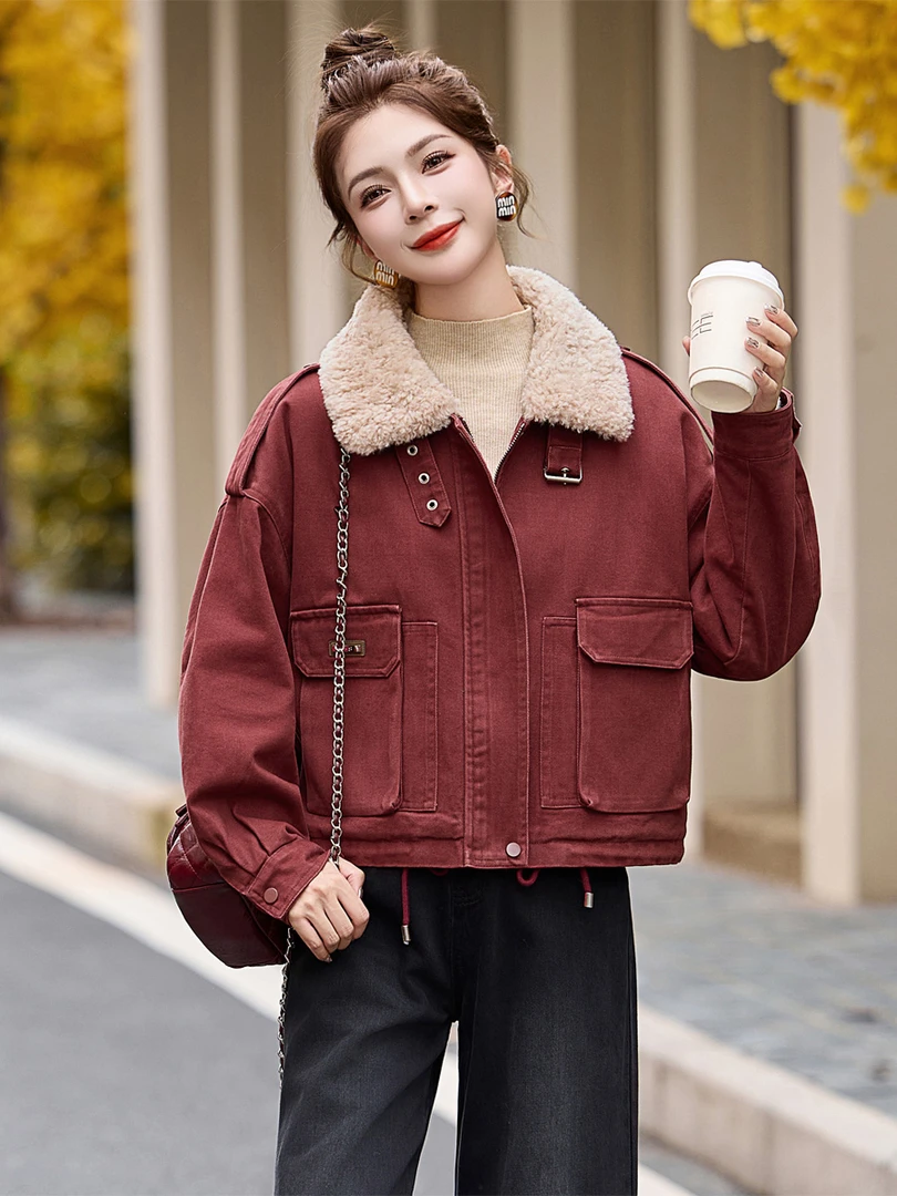 安可拉红牛仔加绒外套女短款2025冬季爆款加厚欧货羊羔毛领派克服