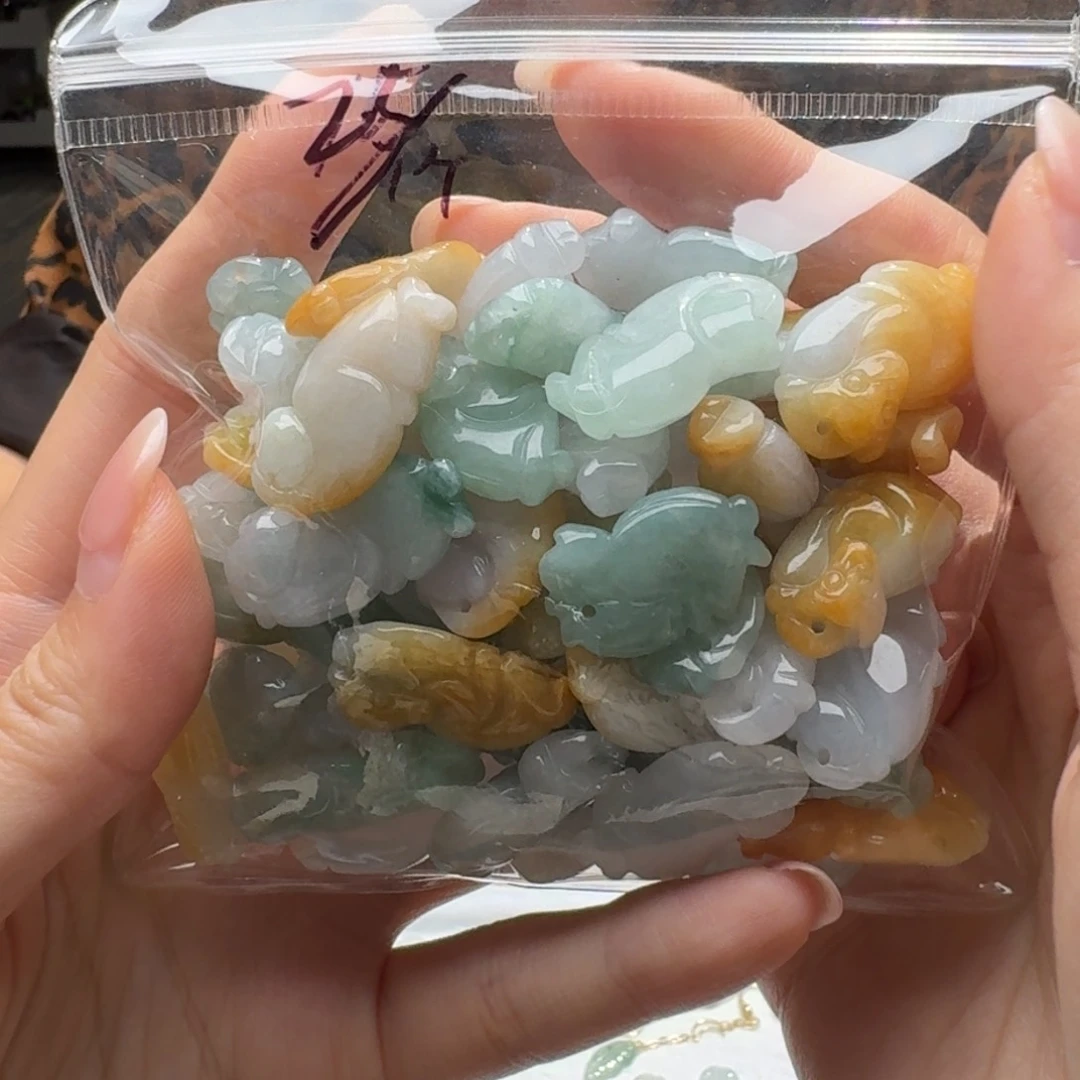 未镶嵌挂件翡翠福利1个，不包邮，拍一单邮费发货