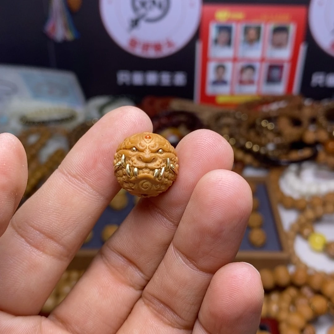 ****་吊坠猴头核桃大貔貅