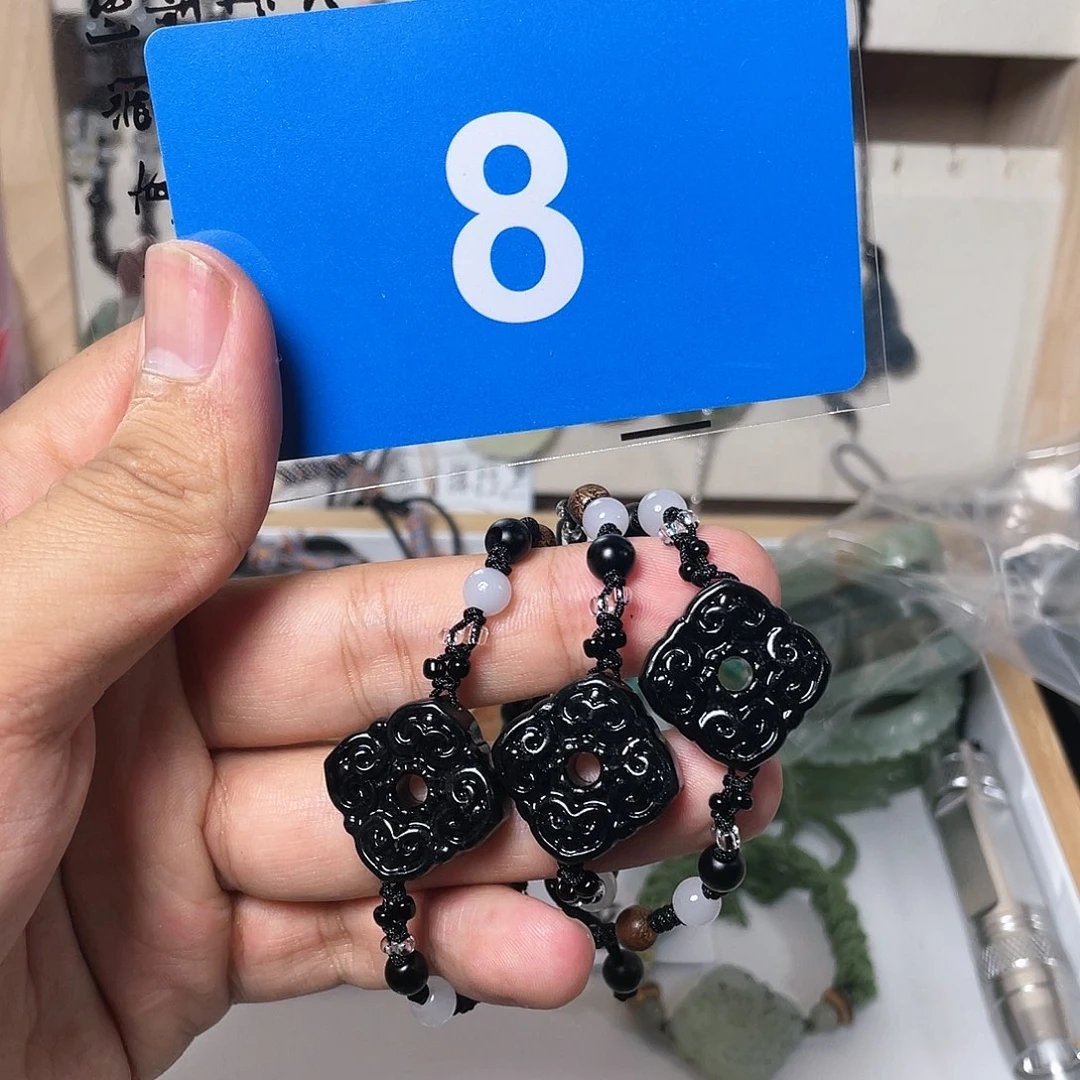 蛇纹石玉颈饰合金