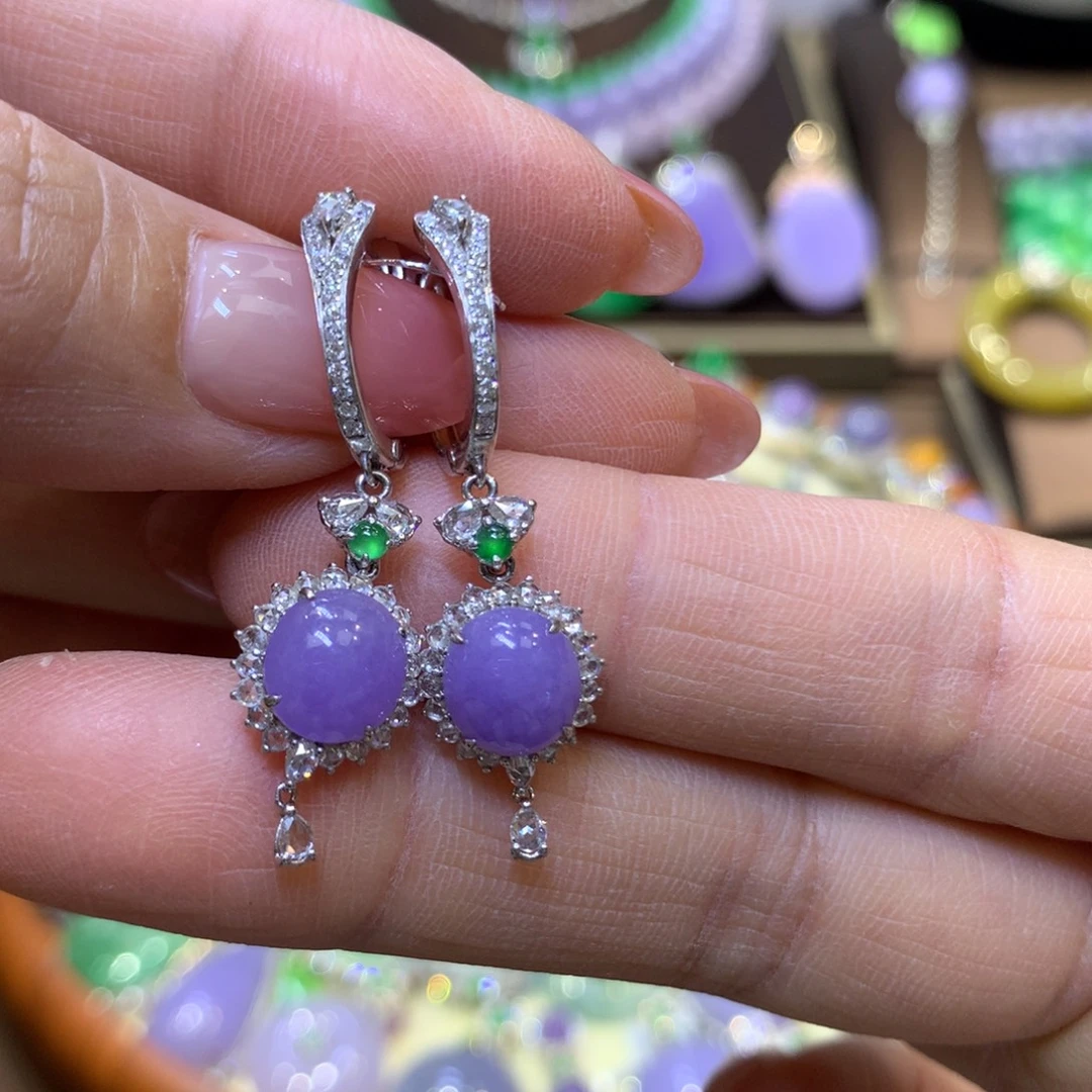 静***姐颈饰18K金镶嵌翡翠