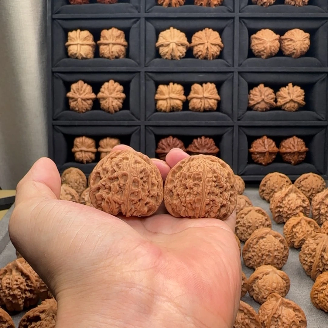 1***辉吊坠文玩核桃南疆石