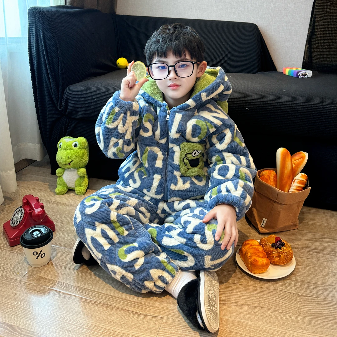 男童冬季加厚家居服2025新款男孩秋冬三层夹棉睡衣儿童珊瑚绒套装