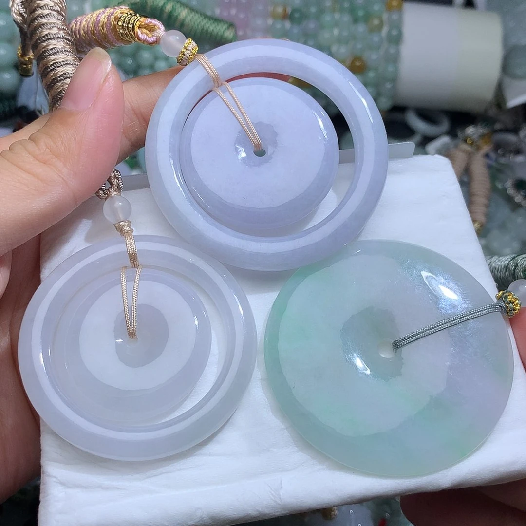 翡翠未镶嵌颈饰不***去847。