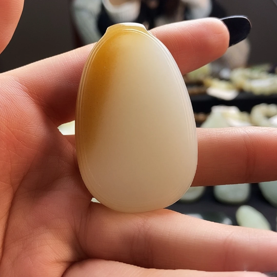 和田玉（糖玉）未镶嵌颈饰