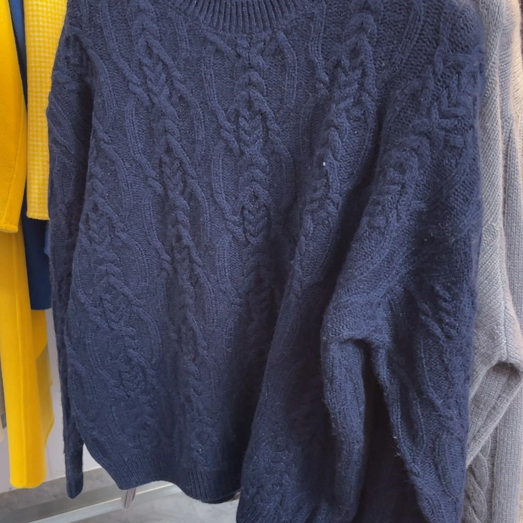 大***头单品 圆领 藏蓝色 纽花