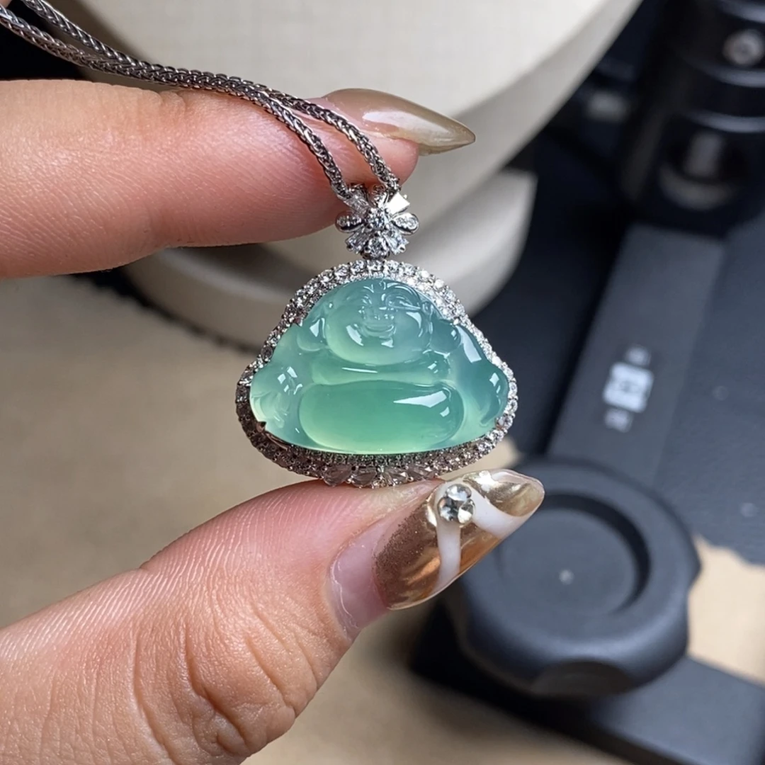颈饰18K金镶嵌翡翠高冰甜绿满色佛公吊坠