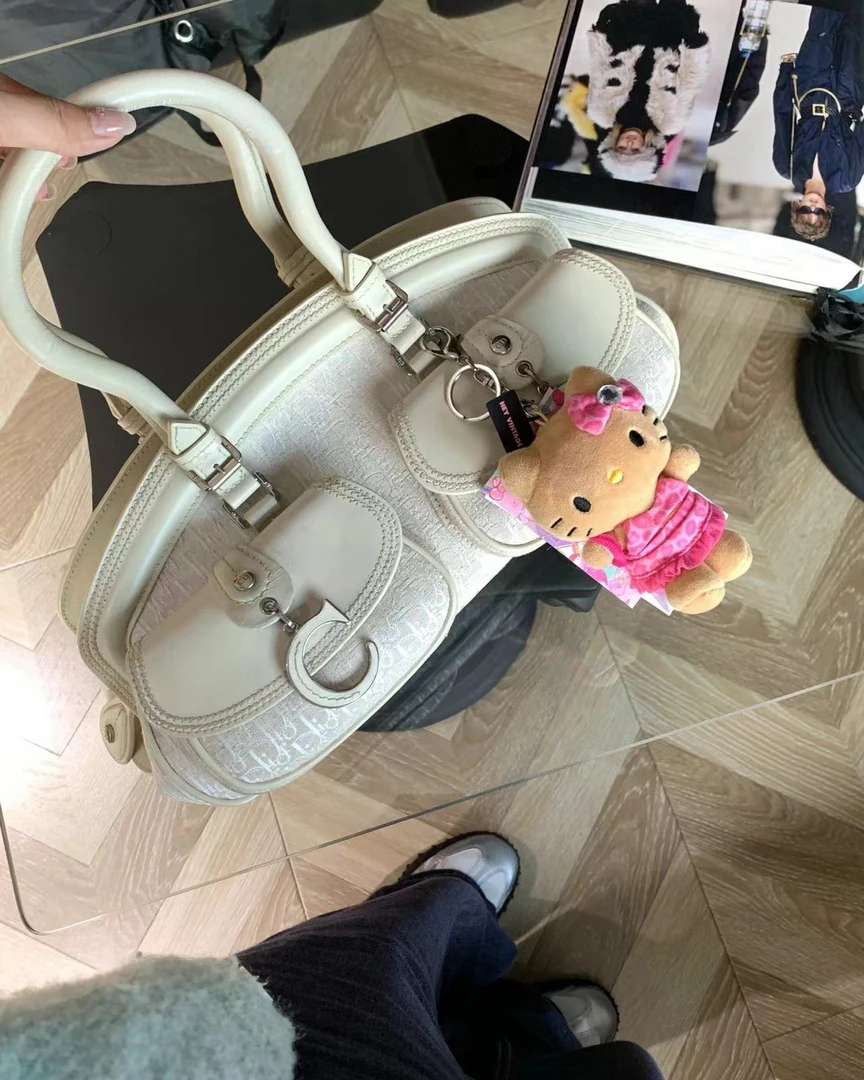 95新 DIOR/迪奥 展会外场 老花刺绣白银侦探包中号