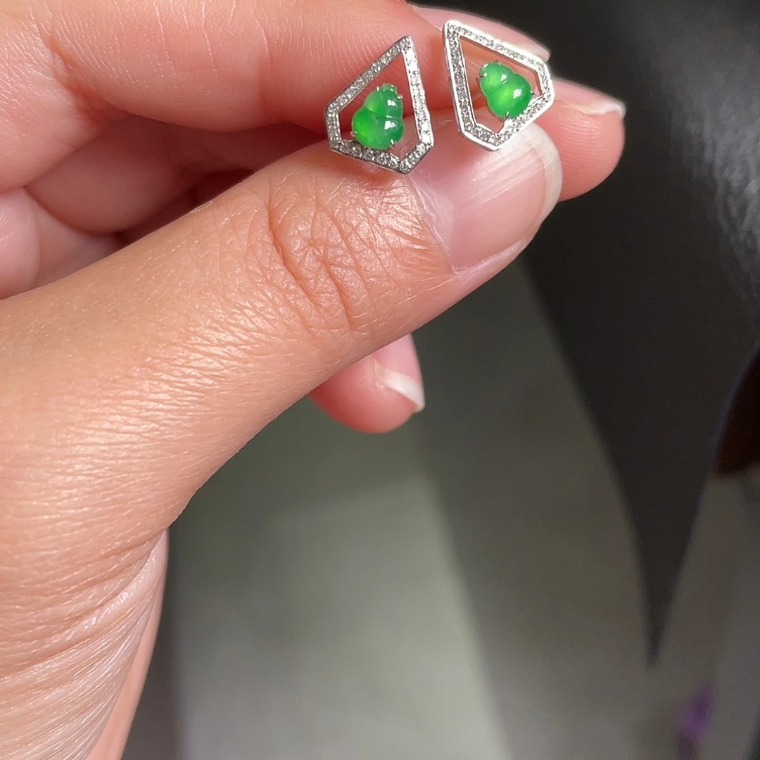 翡翠18K金镶嵌耳饰