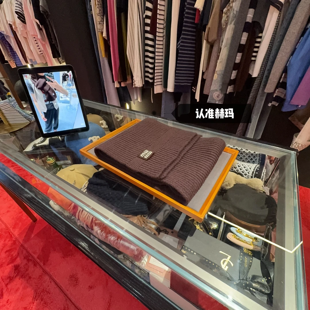 认准赫玛 FW25 M深棕色羊绒围巾#1701上新