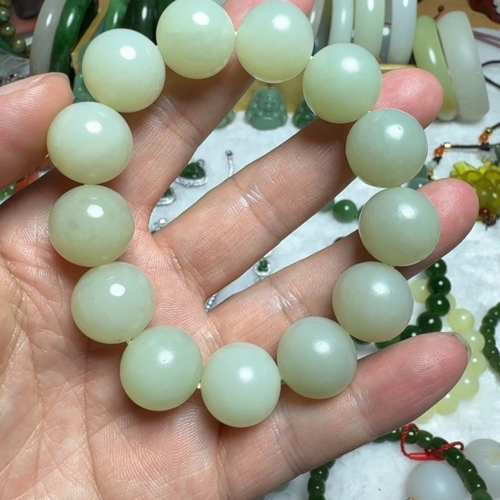 和田玉未镶嵌手串