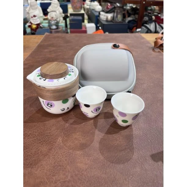 116卡通熊猫一壶二杯旅行茶具