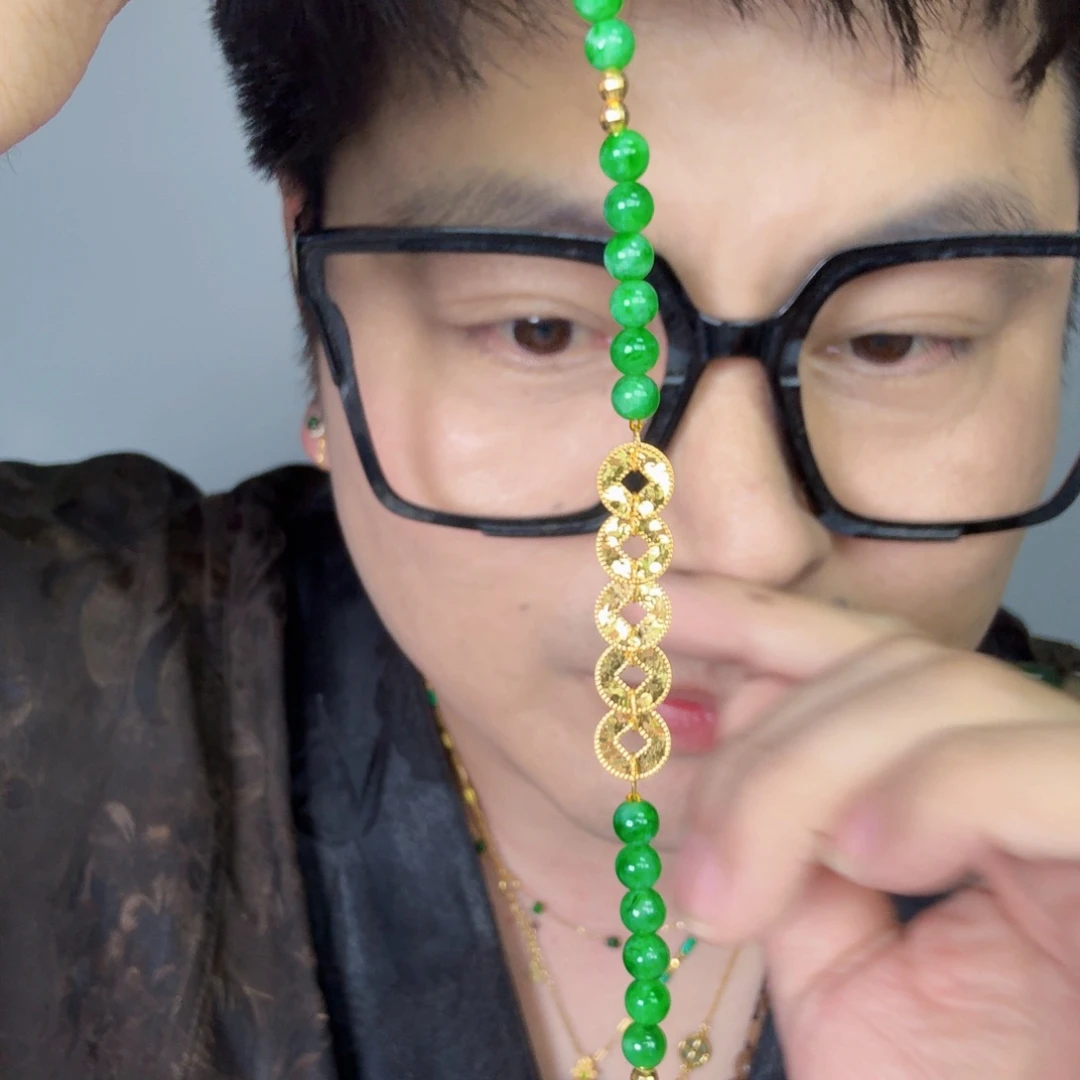 翡翠18K金镶嵌颈饰一件