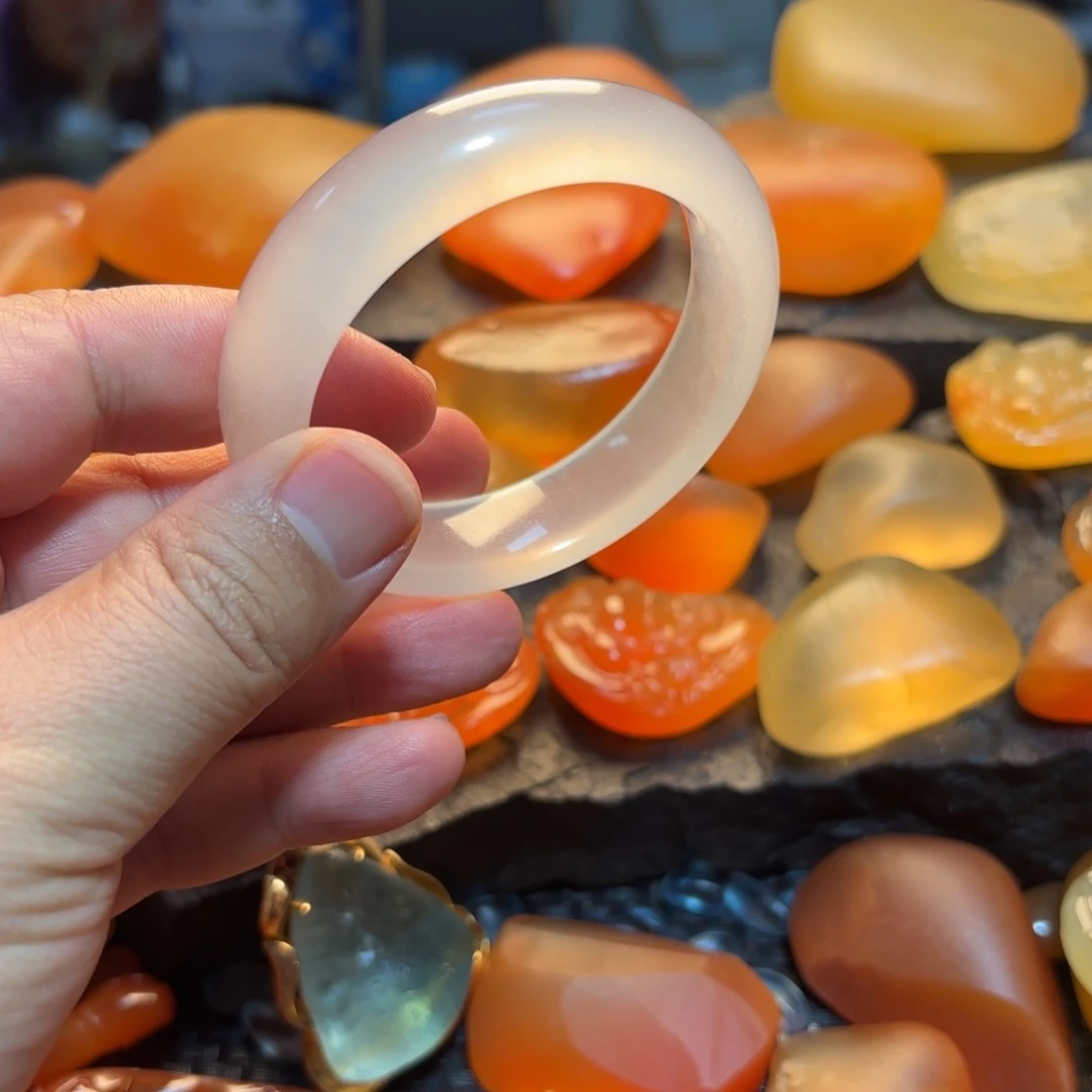 用***7石英岩玉未镶嵌手镯