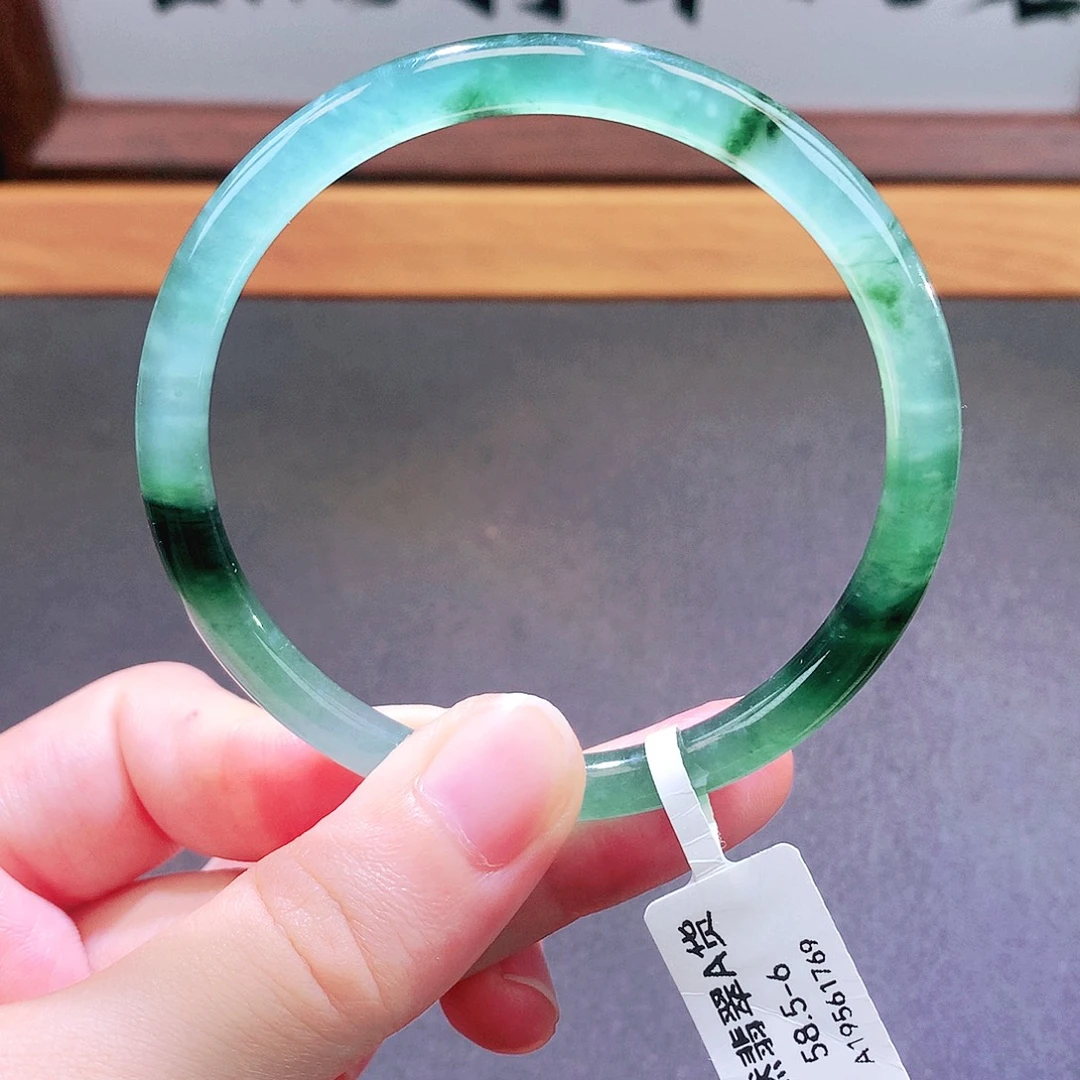 翡翠未镶嵌手镯天然翡翠