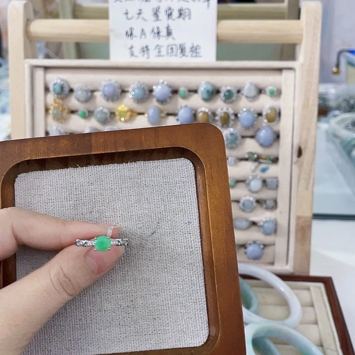 翡翠未镶嵌颈饰天然翡翠Ａ货