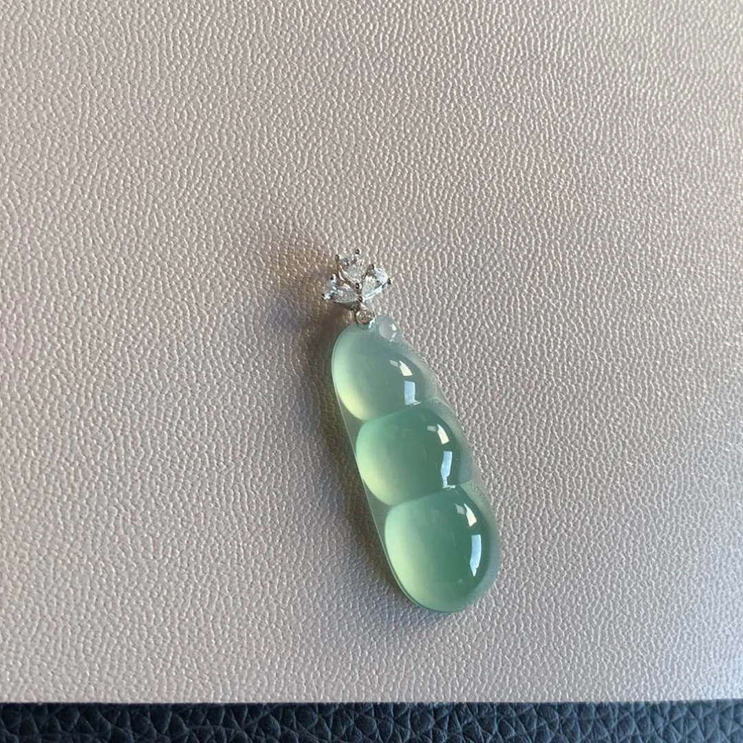 翡翠颈饰18K金镶嵌天然翡翠