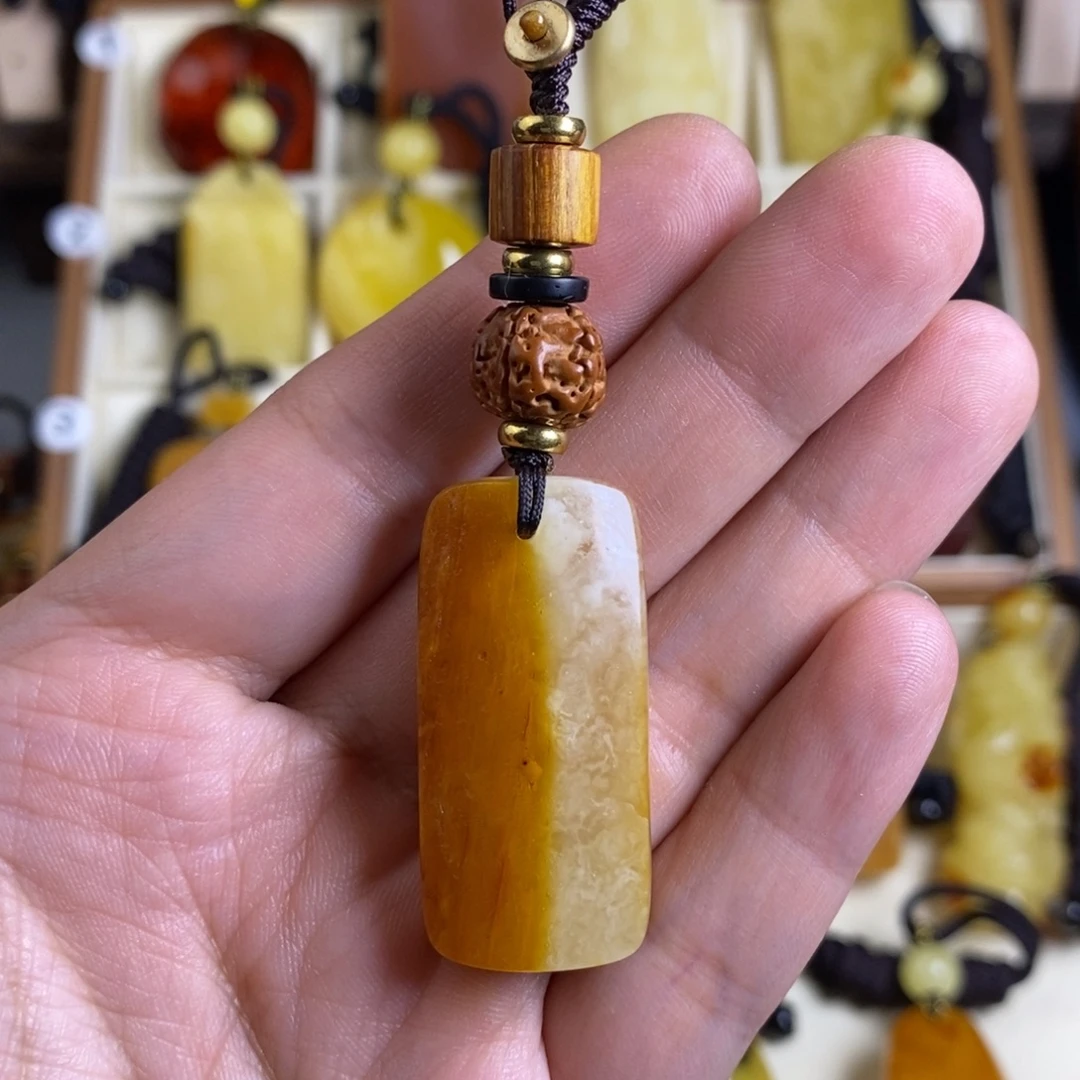 蜜蜡未镶嵌裸石大漠