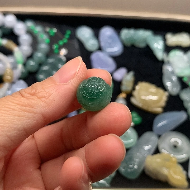 翡翠未镶嵌颈饰满绿回纹珠