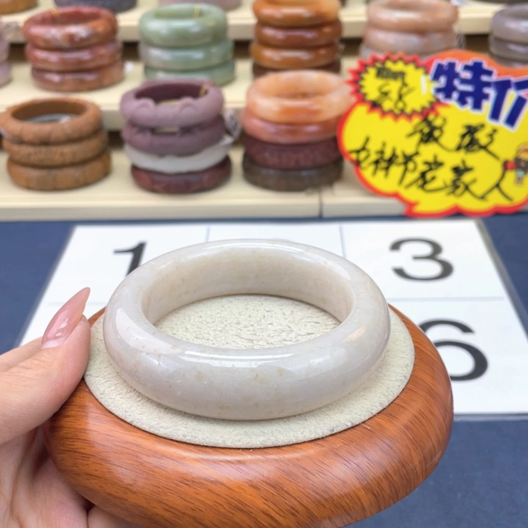 【闪购商品】石英质玉手镯未镶嵌?***?