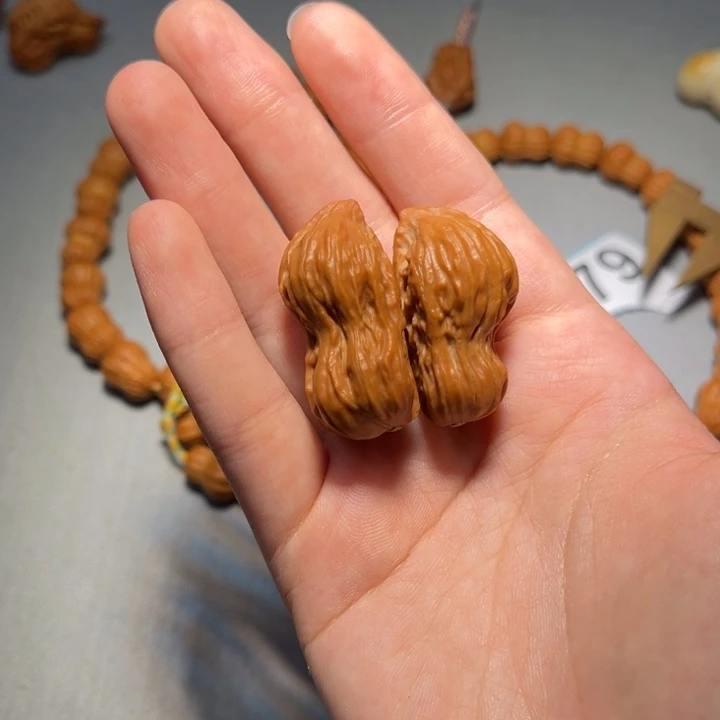 把件文玩核桃花生半壁289