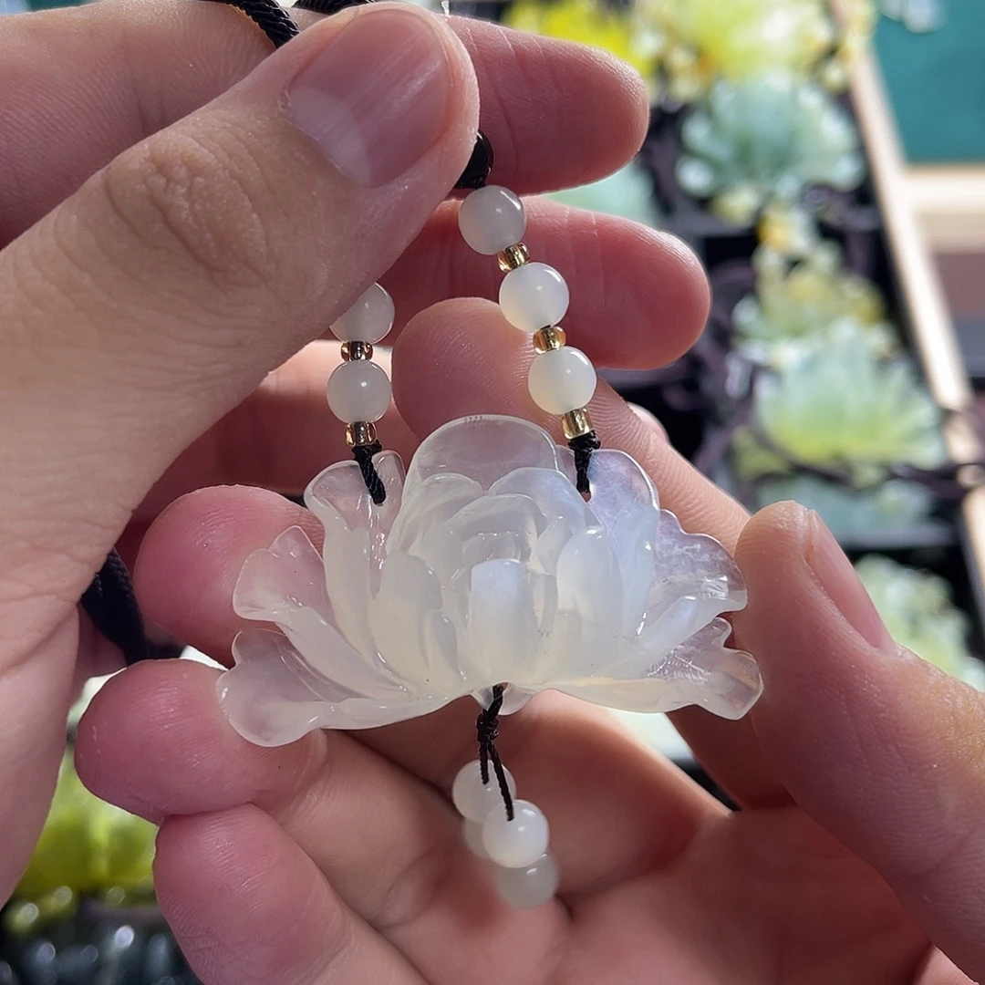 鱼****蛇纹石玉未镶嵌颈饰