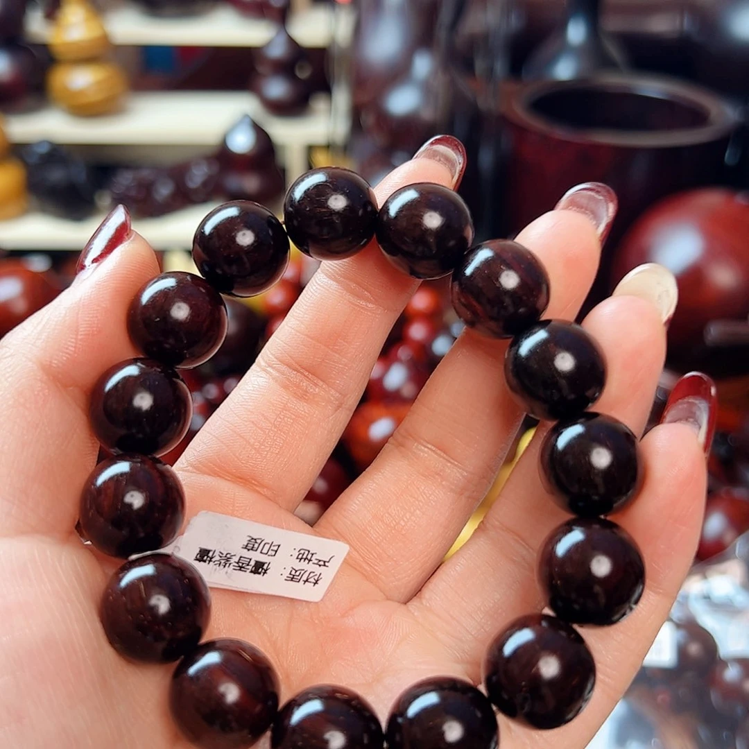 人****明小叶紫檀1.5带星木串