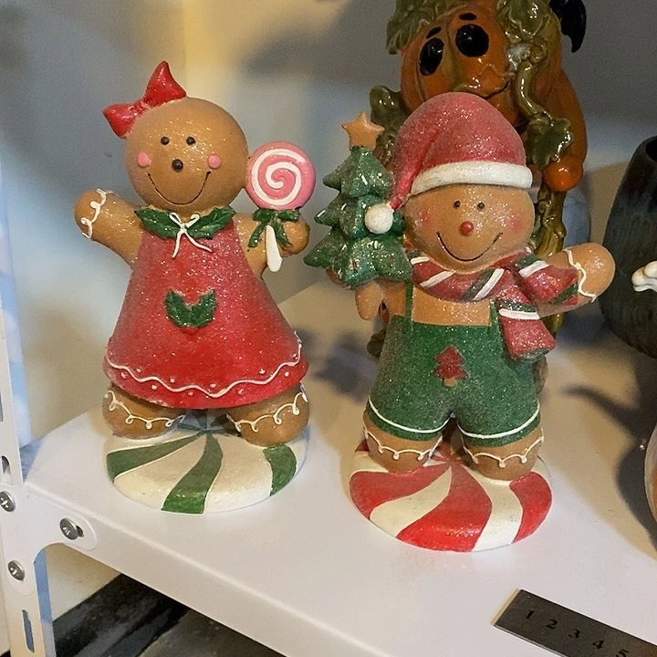 树脂制品姜饼人一对