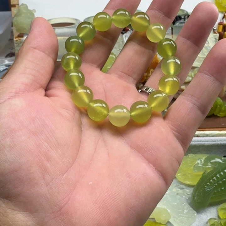 未镶嵌蛇纹石玉颈饰