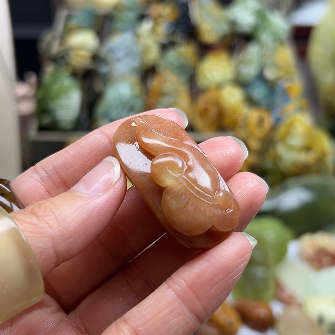 岫玉未镶嵌颈饰?****?辽阳料如意
