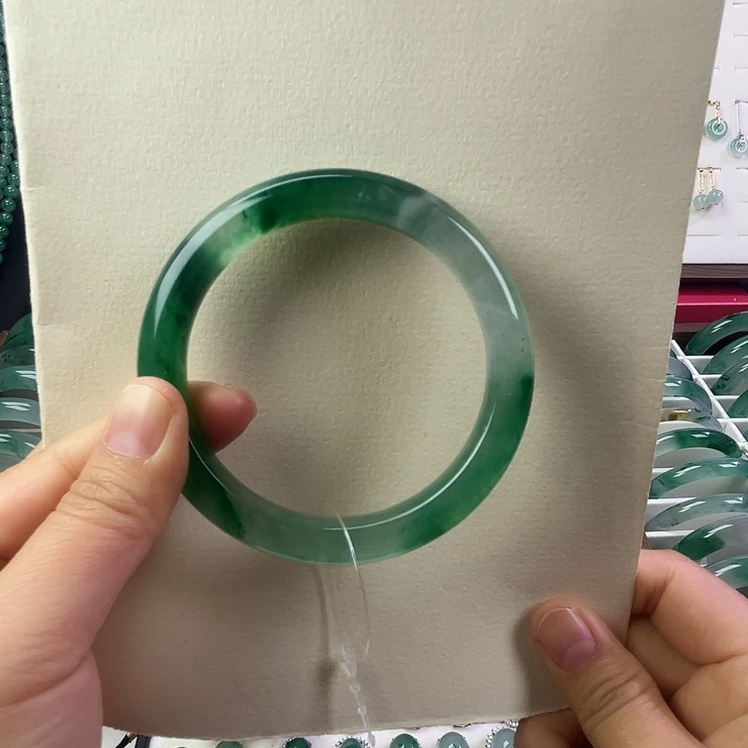 阳***光石英质玉未镶嵌手镯58