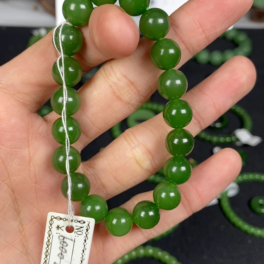 可***吗和田玉未镶嵌颈饰