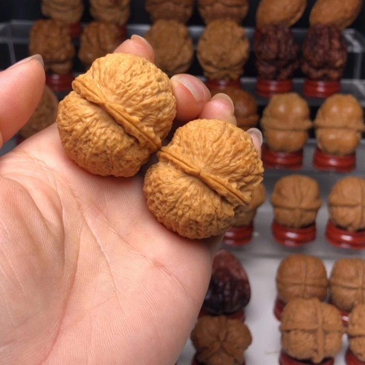 文玩核桃吊坠5鱼子纹绣球